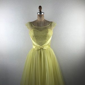 Vintage l 50s S Yellow Illusion Neckline Sweetheart Bust Bow Pleated Skirt Dress